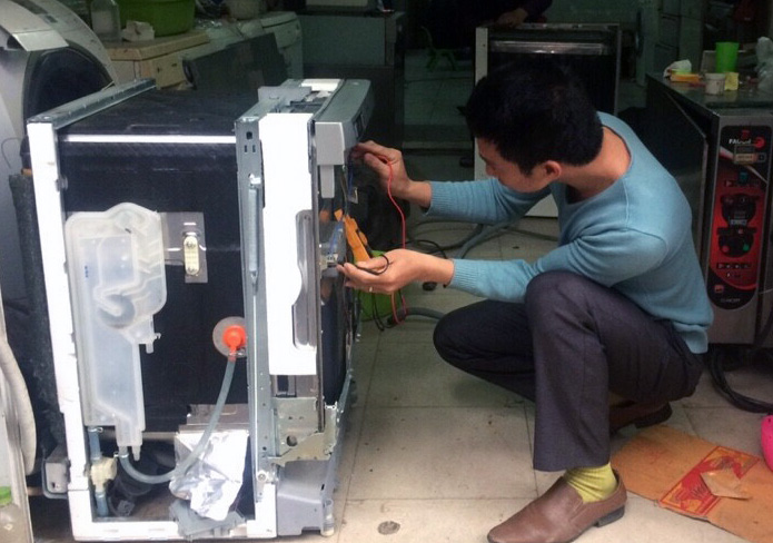 7-sua-may-rua-bat-Ecalite